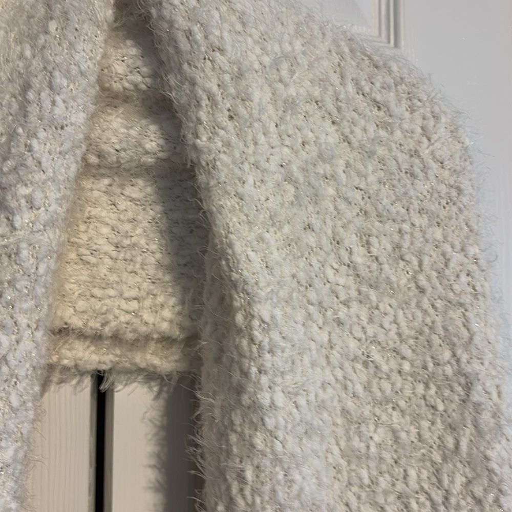 Soma white shoulder wrap shawl with pockets one size NWOT - Picture 3 of 7